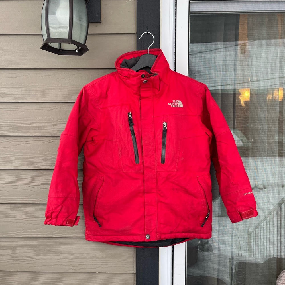 Red The North Face waterproof ski jacket kid #skiing